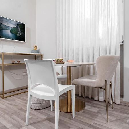 Appartamento Casa Anna - City Center Of Pavia - By Host4U Esterno foto