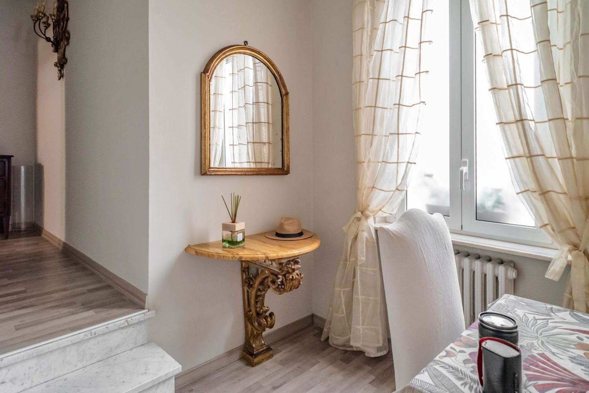 Appartamento Casa Anna - City Center Of Pavia - By Host4U Esterno foto